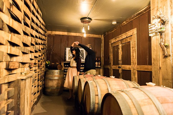 Annapolis Winery Engagement Session || Joy Michelle Photography || Charm City Wed || www.charmcitywed.com Annapolis Winery Engagement Session || Joy Michelle Photography || Charm City Wed || www.charmcitywed.com