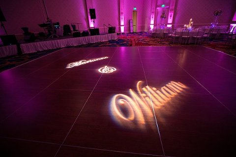 Baltimore Marriott Waterfront Wedding || Artful Weddings || Charm City Wed || www.charmcitywed.com