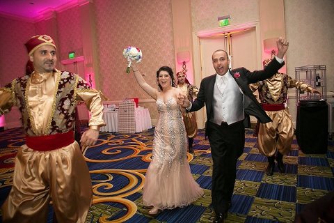 Baltimore Marriott Waterfront Wedding || Artful Weddings || Charm City Wed || www.charmcitywed.com