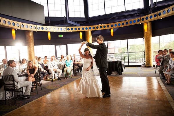Baltimore Pier 5 Hotel Wedding  ||  Borrowed Blue Photography  ||  Charm City Wed  ||  www.charmcitywed.com