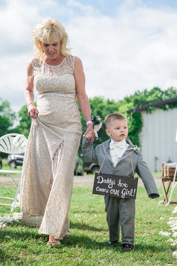 Dejon Vineyards Wedding  ||  Chesapeake Charm Photography  || Charm City Wed  ||  www.charmcitywed.com