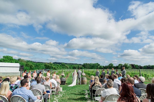 Dejon Vineyards Wedding  ||  Chesapeake Charm Photography  || Charm City Wed  ||  www.charmcitywed.com