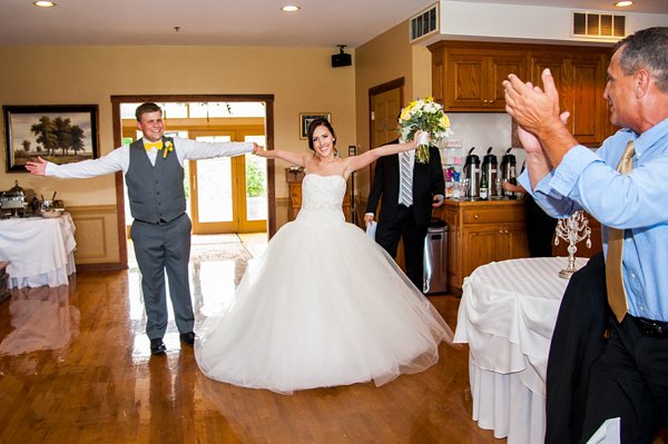 Wedding Reception at Morningside Inn || Robin Shotola Photography || Charm City Wed || www.charmcitywed.com