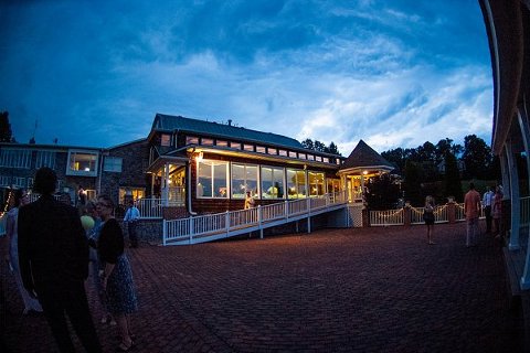 Wedding Reception at Morningside Inn || Robin Shotola Photography || Charm City Wed || www.charmcitywed.com