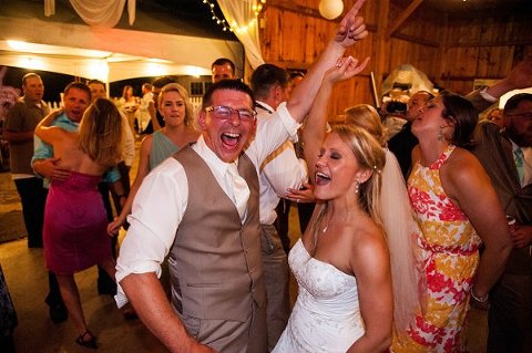 Westminster Wedding   ||  Robin Shotola Photography  ||  Charm City Wed  ||  www.charmcitywed.com