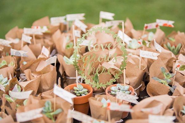 Woodlawn Manor Wedding ||  J Fannon Photography  ||  Charm City Wed  ||  www.charmcitywed.com