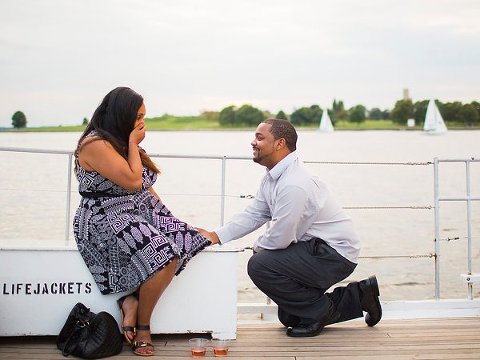 Baltimore Engagement Proposal || Anna Schmidt Photography || Charm City Wed || www.charmcitywed.com