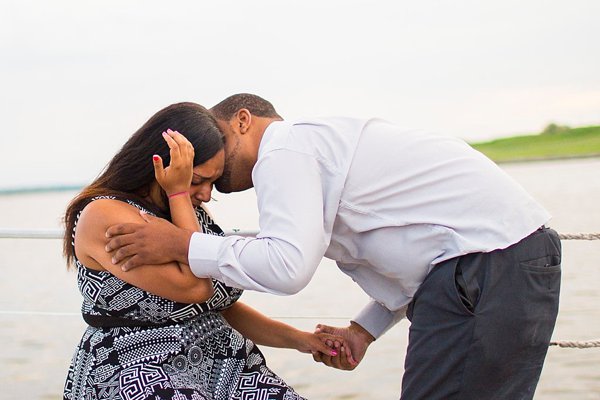 Baltimore Sailing Proposal || Anna Schmidt Photography || Charm City Wed || www.charmcitywed.com Baltimore Sailing Proposal || Anna Schmidt Photography || Charm City Wed || www.charmcitywed.com
