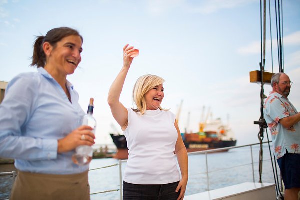 Baltimore Sailing Proposal || Anna Schmidt Photography || Charm City Wed || www.charmcitywed.com Baltimore Sailing Proposal || Anna Schmidt Photography || Charm City Wed || www.charmcitywed.com