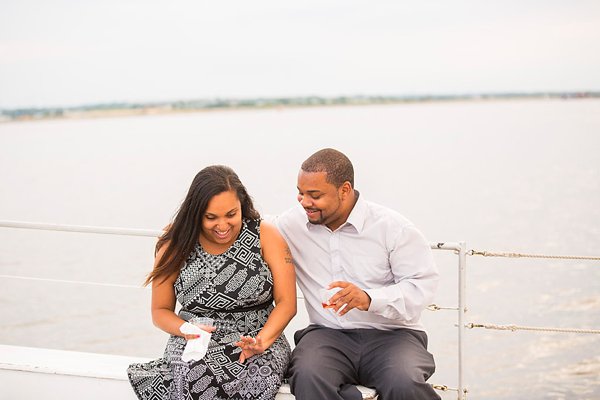 Baltimore Sailing Proposal || Anna Schmidt Photography || Charm City Wed || www.charmcitywed.com Baltimore Sailing Proposal || Anna Schmidt Photography || Charm City Wed || www.charmcitywed.com
