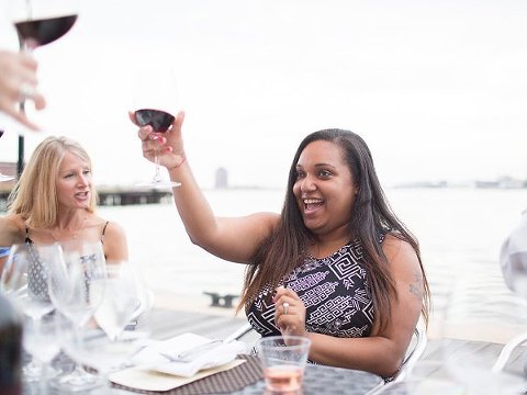 Baltimore Sailing Proposal || Anna Schmidt Photography || Charm City Wed || www.charmcitywed.com