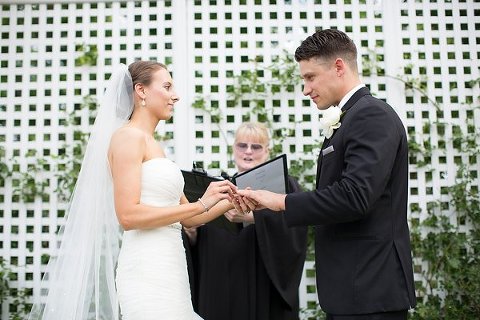 Chesapeake Bay Beach Club Wedding || Erin Keough Photography || Charm City Wed || www.charmcitywed.com