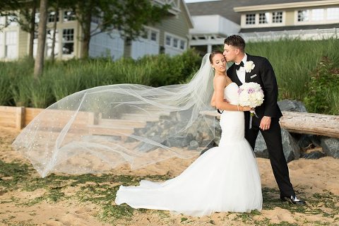 Chesapeake Bay Beach Club Wedding || Erin Keough Photography || Charm City Wed || www.charmcitywed.com