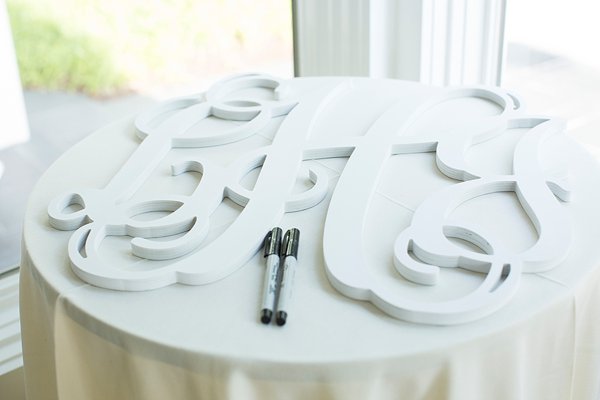 Chesapeake Bay Beach Club - Tavern on the Bay Wedding || Erin Keough Photography || Charm City Wed || www.charmcitywed.com