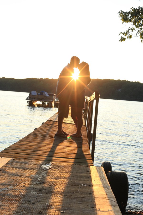 Deep Creek Lake Engagement Photos || Heather Michelle Photography || Charm City Wed || www.charmcitywed.com