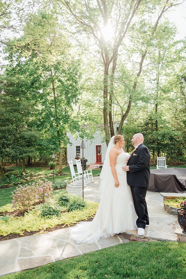 Wedding at Kurtz's Beach || Meghan Elizabeth Photography || Charm City Wed || www.charmcitywed.com Wedding at Kurtz's Beach || Meghan Elizabeth Photography || Charm City Wed || www.charmcitywed.com