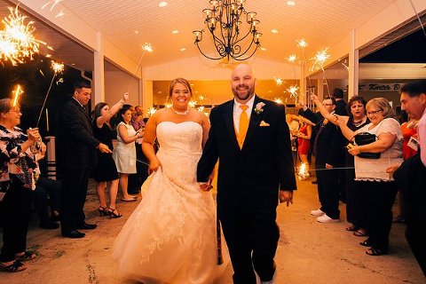 Wedding at Kurtz's Beach || Meghan Elizabeth Photography || Charm City Wed || www.charmcitywed.com