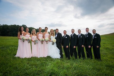 Linganore Winecellars Wedding || Bradley Images || Charm City Wed || www.charmcitywed.com