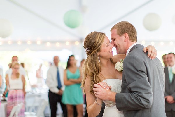 Wedding at Country Club of Maryland || Anna Grace Photography || Charm City Wed || www.charmcitywed.com