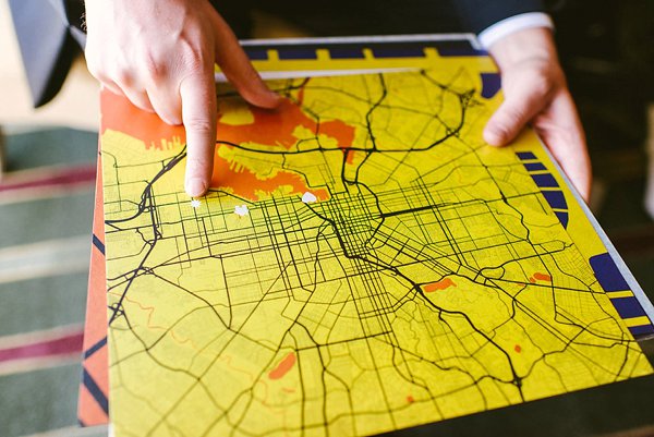 Wedding at Pier 5 Hotel Baltimore || Renee Hollingshead Photography || Charm City Wed || www.charmcitywed.com