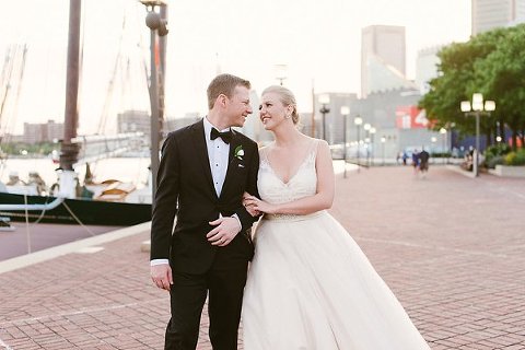Wedding at Pier 5 Hotel Baltimore || Renee Hollingshead Photography || Charm City Wed || www.charmcitywed.com
