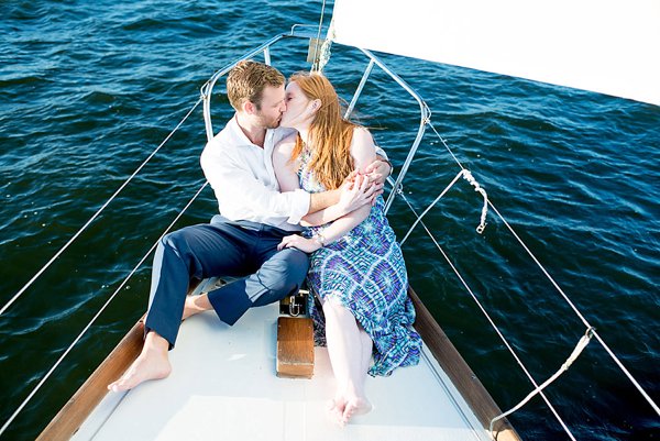 Boating Engagement Session || Hannah Leigh Photography || Charm City Wed || www.charmcitywed.com