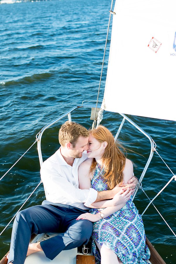 Boating Engagement Session || Hannah Leigh Photography || Charm City Wed || www.charmcitywed.com
