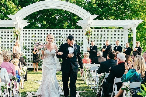 Chesapeake Bay Beach Club Wedding || Anna Reynal Photography || Charm City Wed || www.charmcitywed.com