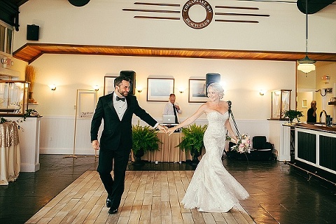 Chesapeake Bay Beach Club Wedding || Anna Reynal Photography || Charm City Wed || www.charmcitywed.com