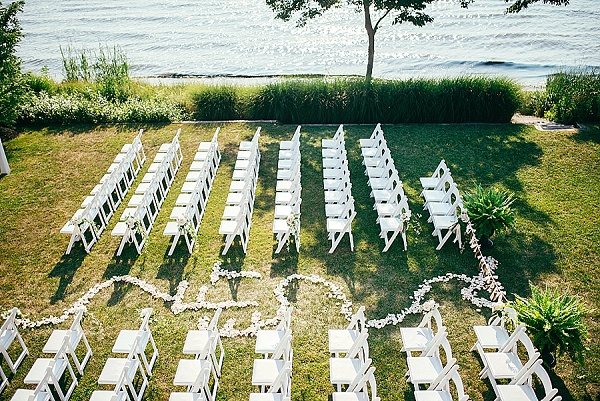 Wedding Ceremony at Chesapeake Bay Beach Club || Anna Reynal Photography || Charm City Wed || www.charmcitywed.com