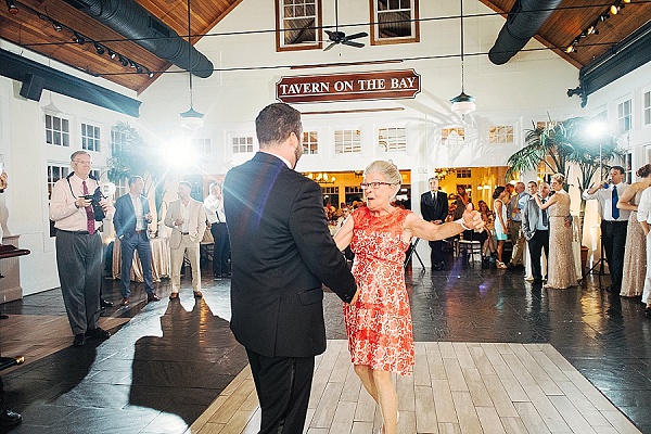 Tavern Ballroom wedding at the Chesapeake Bay Beach Club || Anna Reynal Photography || Charm City Wed || www.charmcitywed.com