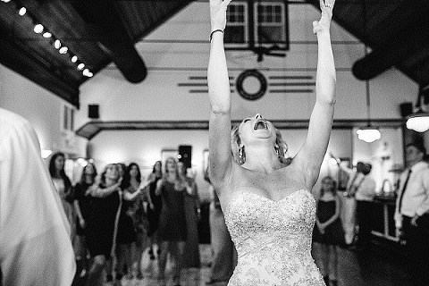 Tavern Ballroom wedding at the Chesapeake Bay Beach Club || Anna Reynal Photography || Charm City Wed || www.charmcitywed.com