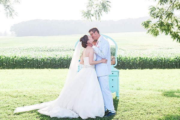 Mathwig Event Barn Wedding ceremony || Katie Nesbitt Photography || Charm City Wed || www.charmcitywed.com Mathwig Event Barn Wedding ceremony || Katie Nesbitt Photography || Charm City Wed || www.charmcitywed.com