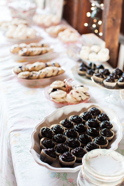 Mathwig Event Barn Wedding || Katie Nesbitt Photography || Charm City Wed || www.charmcitywed.com