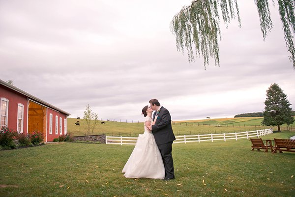 Pond View Farm Wedding || Marlayna Photography || Charm City Wed || www.charmcitywed.com