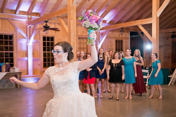 Pond View Farm Wedding || Marlayna Photography || Charm City Wed || www.charmcitywed.com