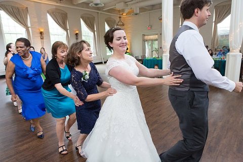 Savage Mill Wedding || Laura's Focus Photography || Charm City Wed || www.charmcitywed.com