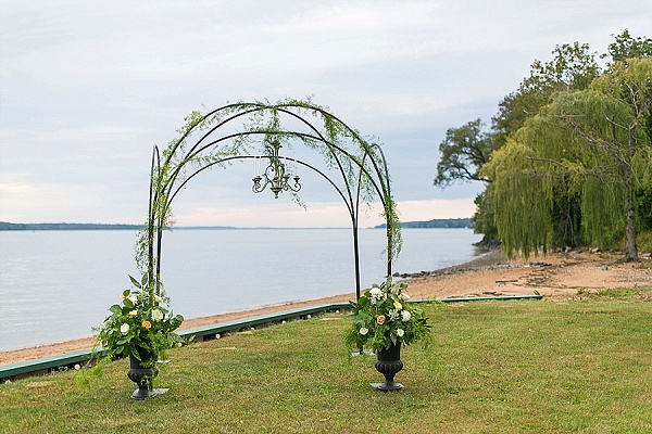 Styled Shoot Moore & Co Events || tPoz Photography || Charm City Wed || www.charmcitywed.com Elk Manor Winery Wedding Styled Shoot || tPoz Photography || Moore & Co Events || Charm City Wed || www.charmcitywed.com