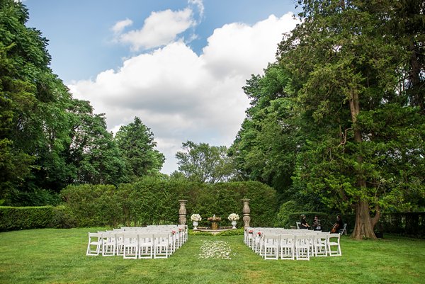 Asian wedding at the Evergreen Museum & Library || Leah Rhianne Photography || Charm City Wed || www.charmcitywed.com Asian wedding at the Evergreen Museum & Library || Leah Rhianne Photography || Charm City Wed || www.charmcitywed.com