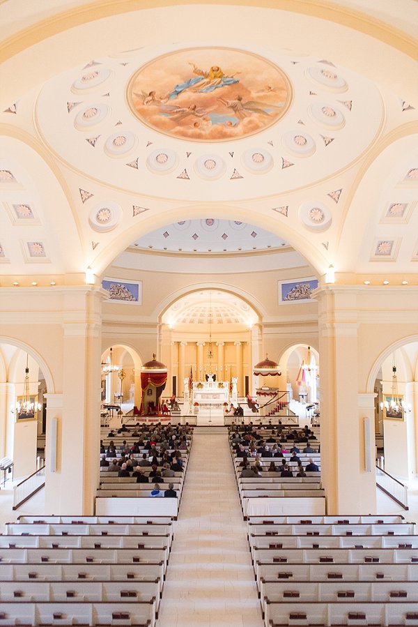 Baltimore Basilica Wedding || Laura's Focus Photography || Charm City Wed || www.charmcitywed.com