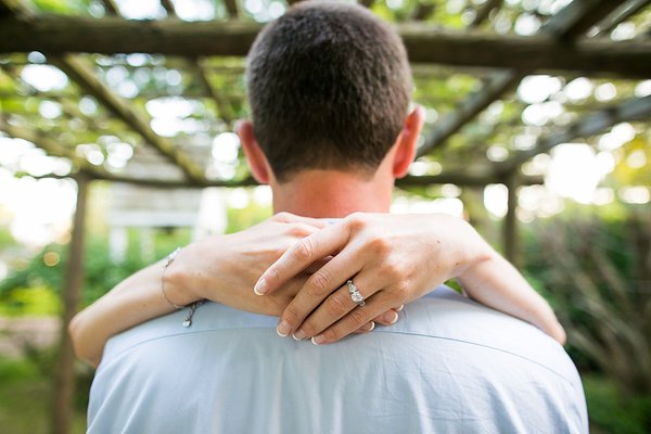 Beachside Engagement Photos || Tiffany Caldwell Photography || Charm City Wed || www.charmcitywed.com
