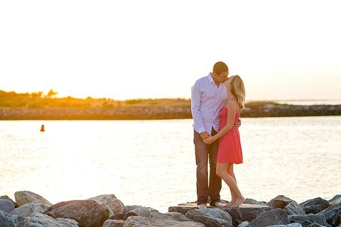 Beachside Engagement Photos || Tiffany Caldwell Photography || Charm City Wed || www.charmcitywed.com