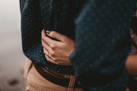 Ellicott City Engagement Session || L.A Birdie Photography || Charm City Wed || www.charmcitywed.com
