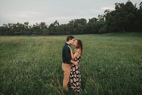 Ellicott City Engagement Session || L.A Birdie Photography || Charm City Wed || www.charmcitywed.com