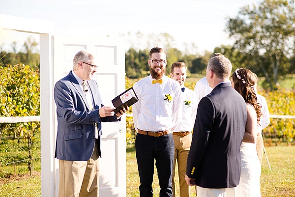Harford Vineyard & Winery Wedding || Meghan Rose Photography || Charm City Wed || www.charmcitywed.com