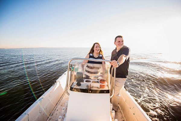 Maryland Crabbing Engagement Session || Kathleen Hertel Photography || Charm City Wed || www.charmcitywed.com
