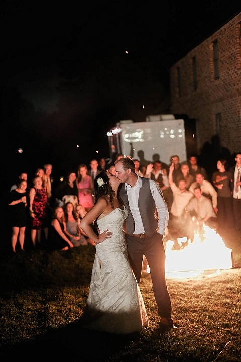 Private Residence Wedding || Stacy Bauer Photography || Charm City Wed || www.charmcitywed.com