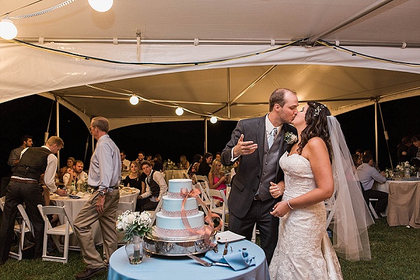 Private Residence Wedding || Stacy Bauer Photography || Charm City Wed || www.charmcitywed.com