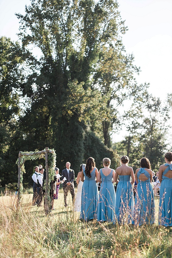 Backyard Wedding || Stacy Bauer Photography || Charm City Wed || www.charmcitywed.com