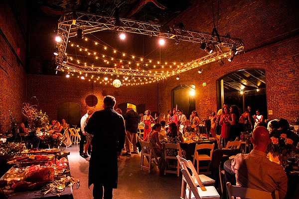 American Visionary Art Museum Wedding || Robin Shotola Photography || Charm City Wed || www.charmcitywed.com